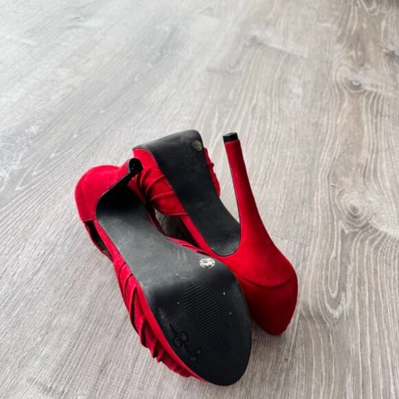 Jessica Simpson Red suede heels - Picture 7 of 10